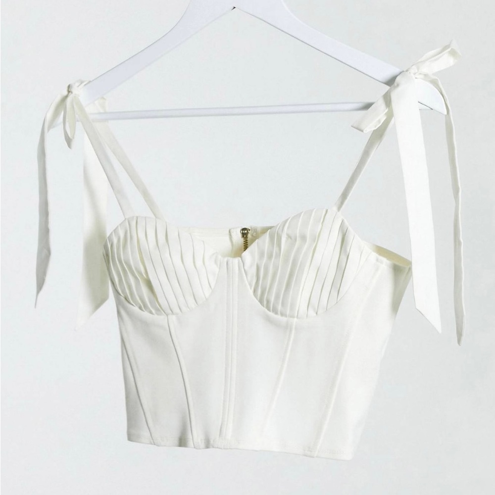 Topshop tie shoulder crop top in white size 2